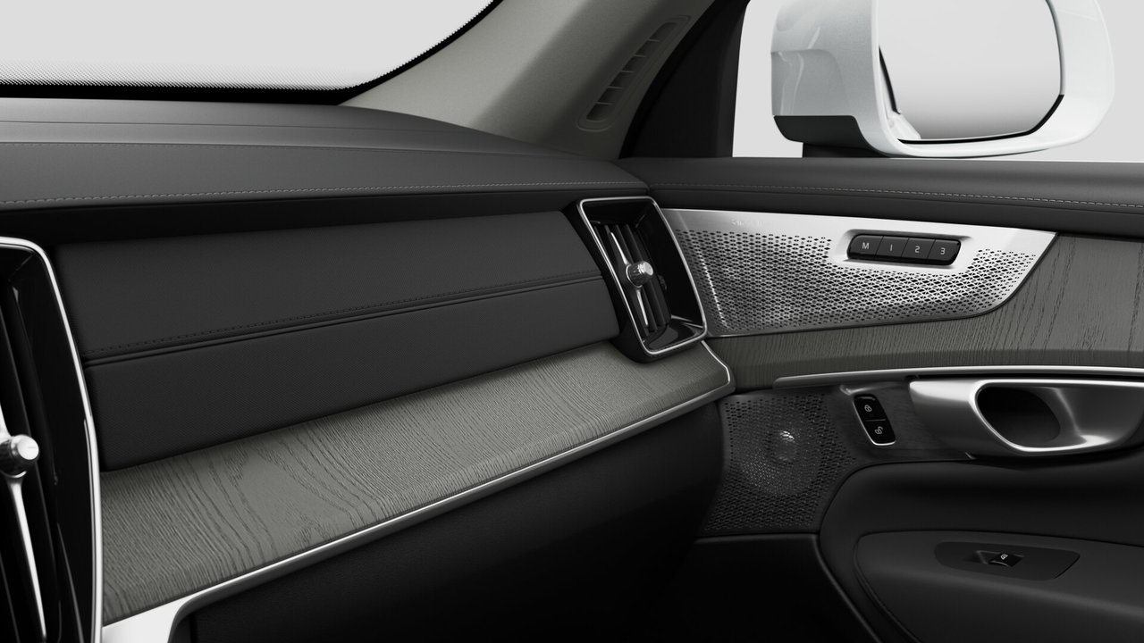 2027 Volvo XC90 Plug-in hybrid Ultra 7-Seater (Bright Theme)-8