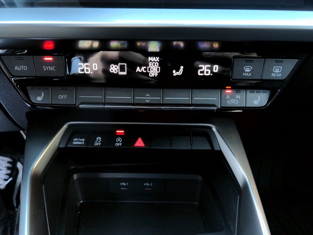 Audi A3 Komfort ! Leather, AWD! Fresh Trade! 2022