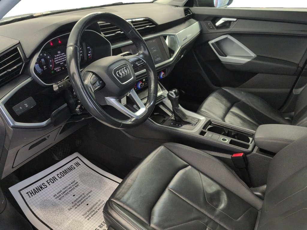 2021 Audi Q3 Komfort ! Leather, AWD! Fresh Trade!