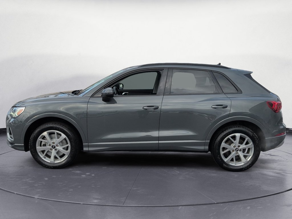 2021 Audi Q3 Komfort ! Leather, AWD! Fresh Trade!