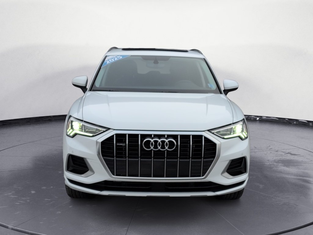 2025 Audi Q3 Komfort ! Leather, AWD! Fresh Trade!