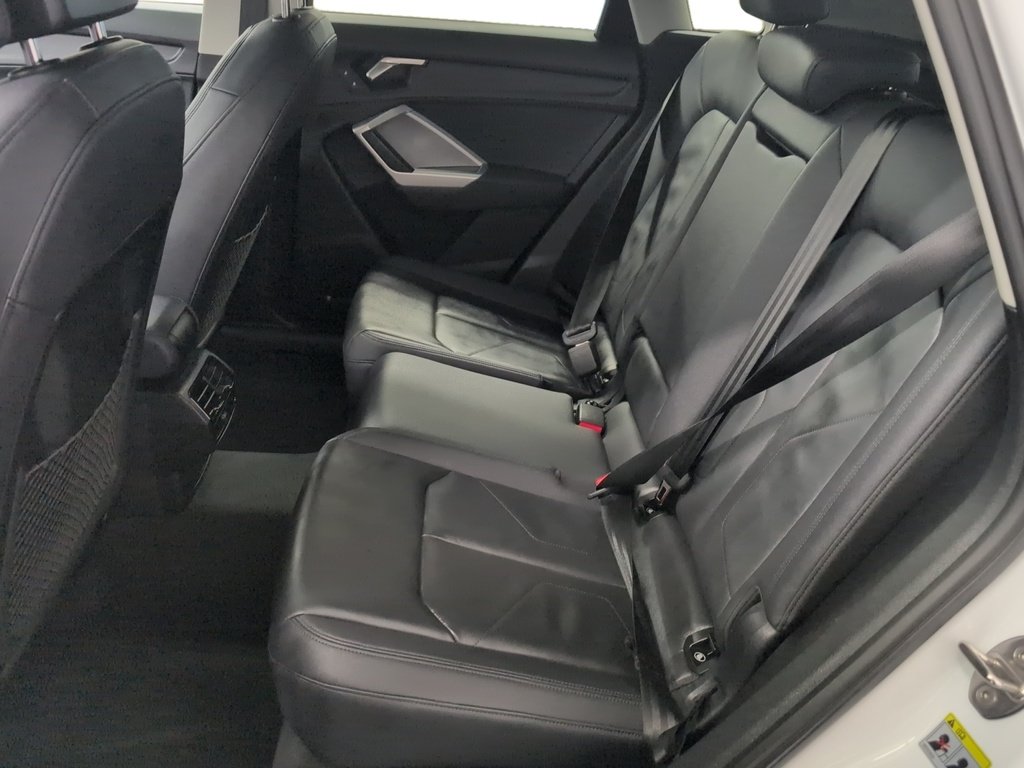 2025 Audi Q3 Komfort ! Leather, AWD! Fresh Trade!