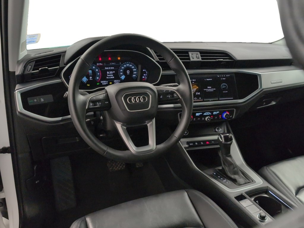 2025 Audi Q3 Komfort ! Leather, AWD! Fresh Trade!