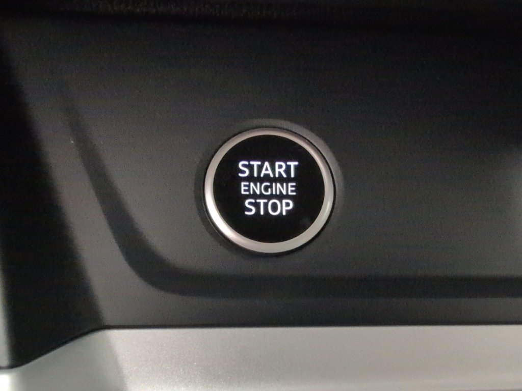 2025 Audi Q3 Komfort ! Leather, AWD! Fresh Trade!