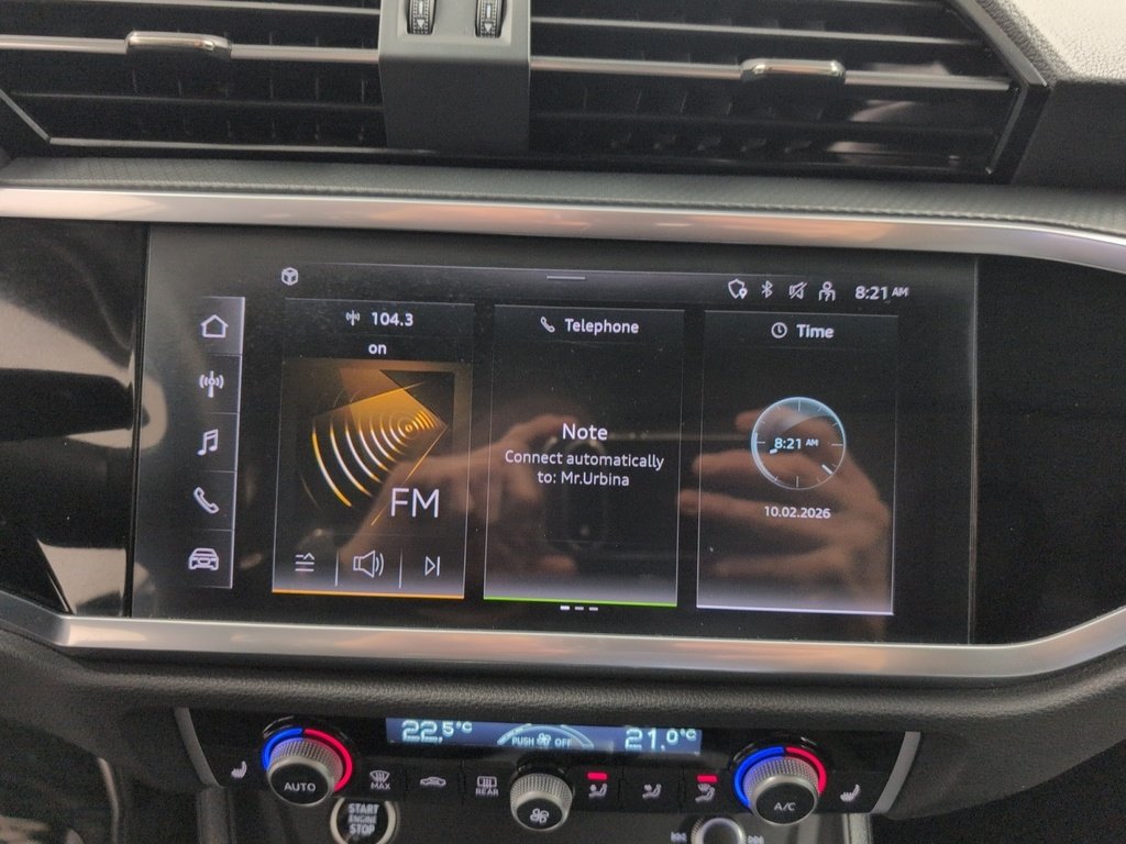 2025 Audi Q3 Komfort ! Leather, AWD! Fresh Trade!