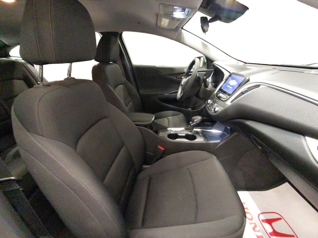 2023 Chevrolet Malibu 1LT/ Remote start/ Heated Seats