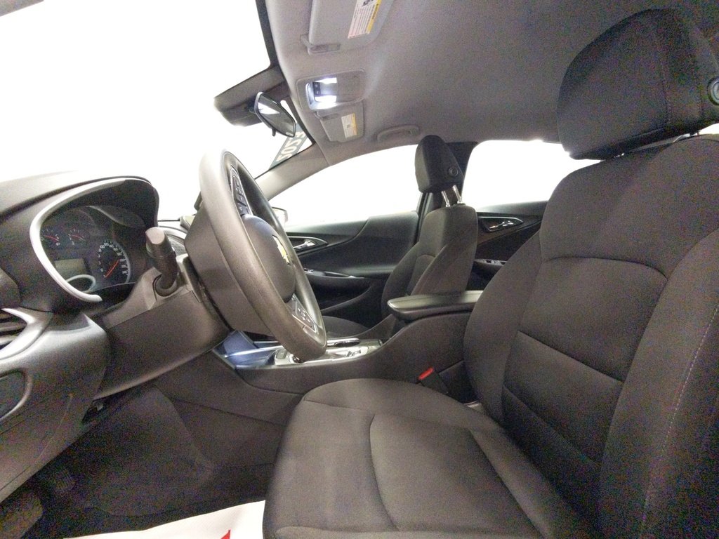 2023 Chevrolet Malibu 1LT/ Remote start/ Heated Seats