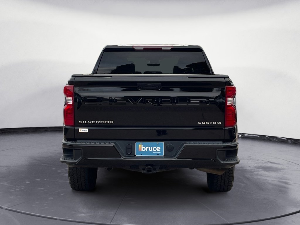 Chevrolet Silverado 1500 CUSTOM 2025