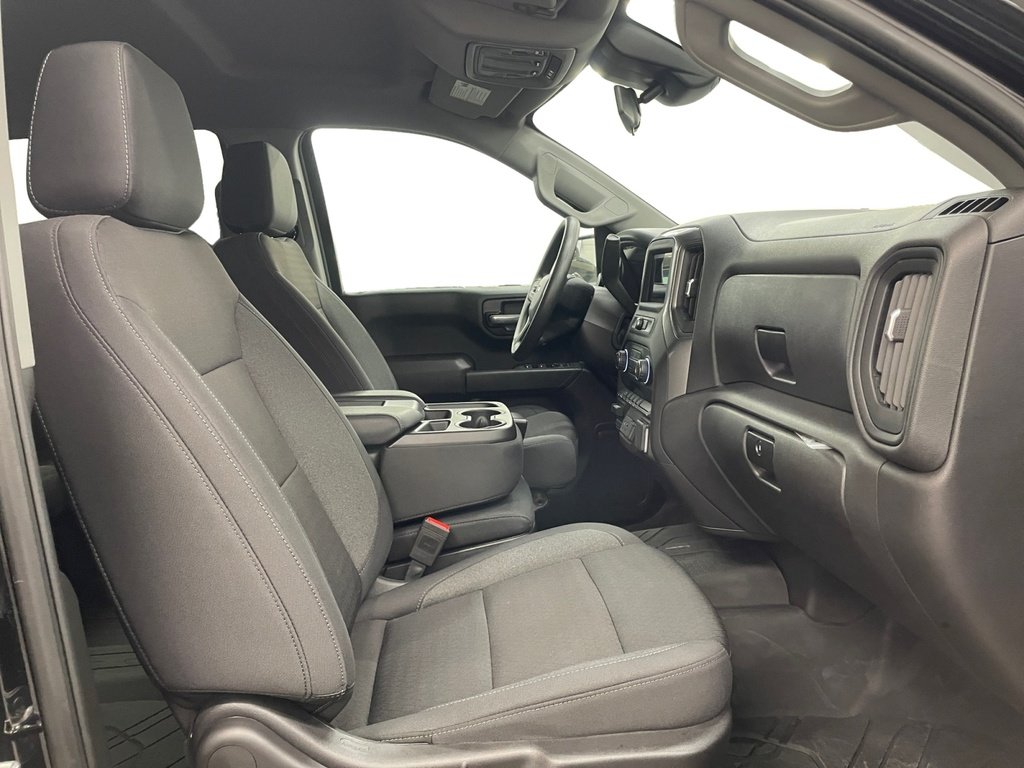 Chevrolet Silverado 1500 CUSTOM 2025