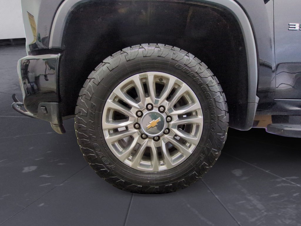 2022 Chevrolet SILVERADO HD CREW CAB DIESEL HIGH COUNTRY