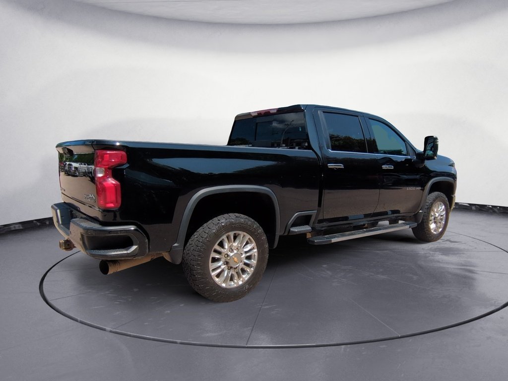 2022 Chevrolet SILVERADO HD CREW CAB DIESEL HIGH COUNTRY