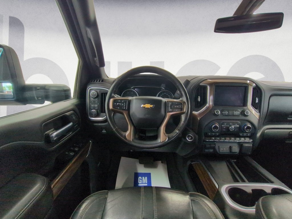 2022 Chevrolet SILVERADO HD CREW CAB DIESEL HIGH COUNTRY