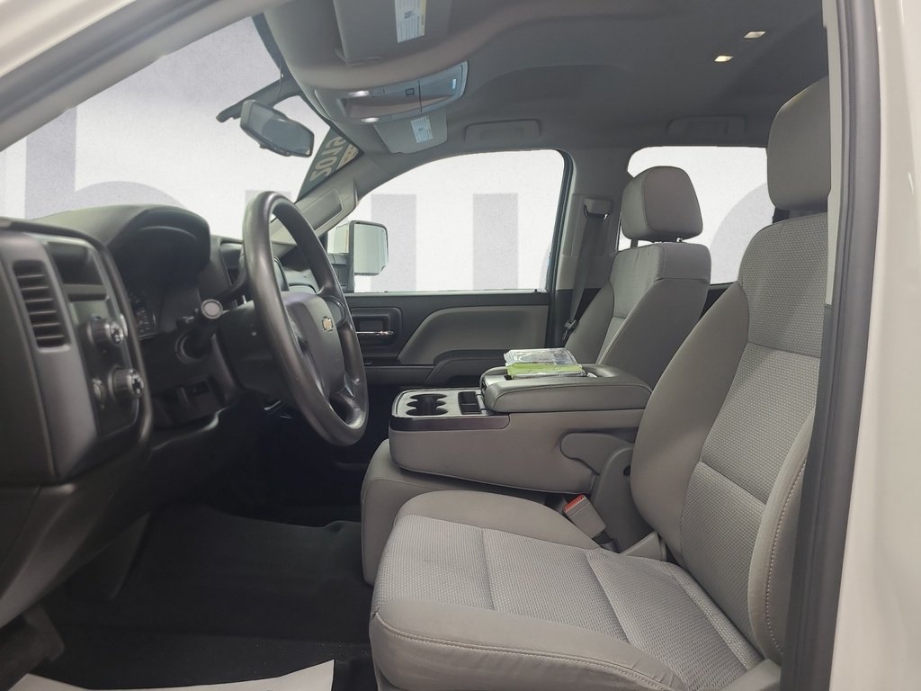 2019 Chevrolet Silverado 1500  CREW LT 4WD