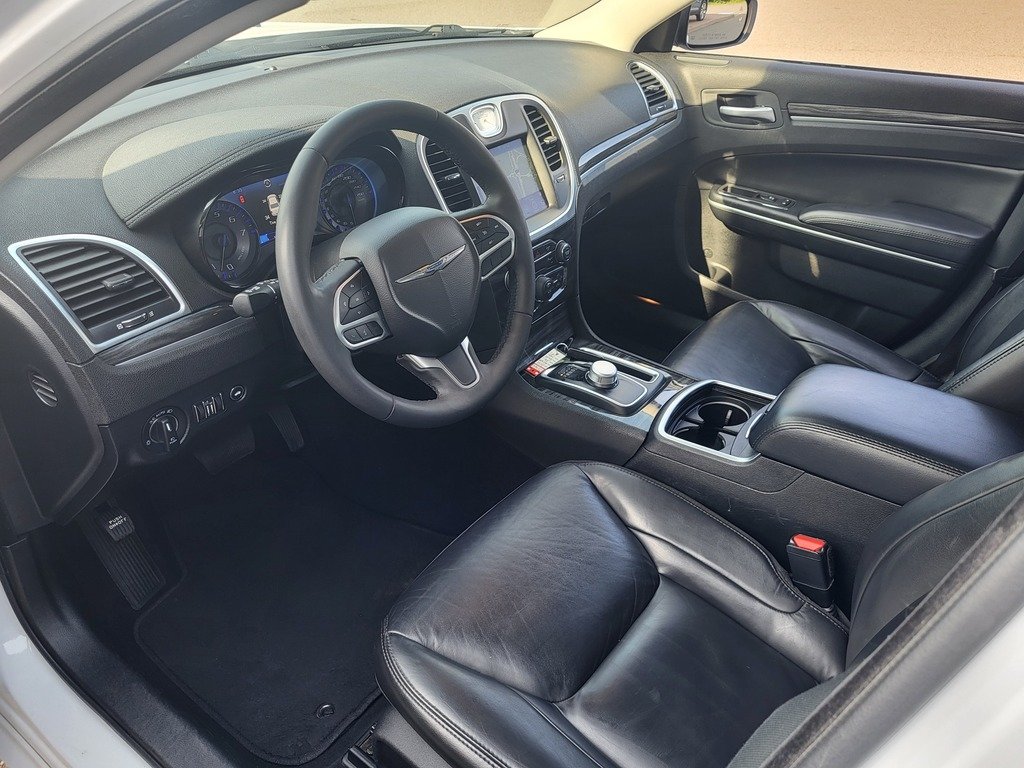 2022 Chrysler 300 TOURING L