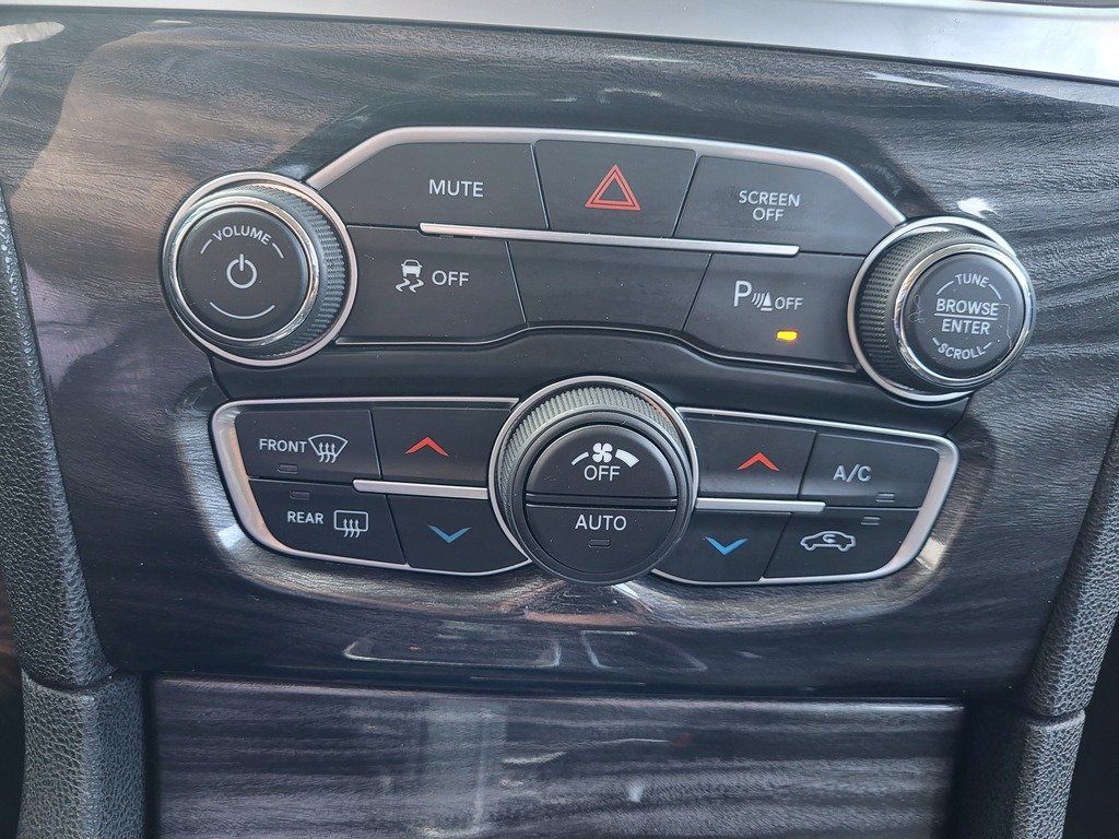 2022 Chrysler 300 TOURING L