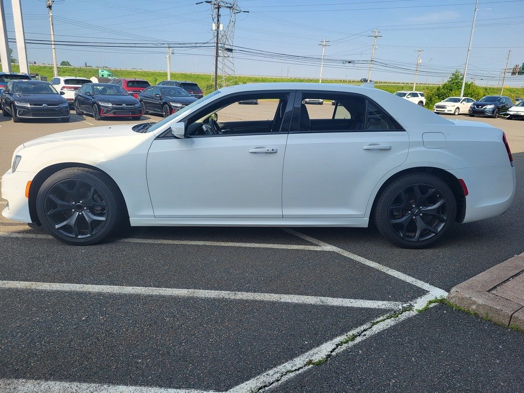 2022 Chrysler 300 TOURING L