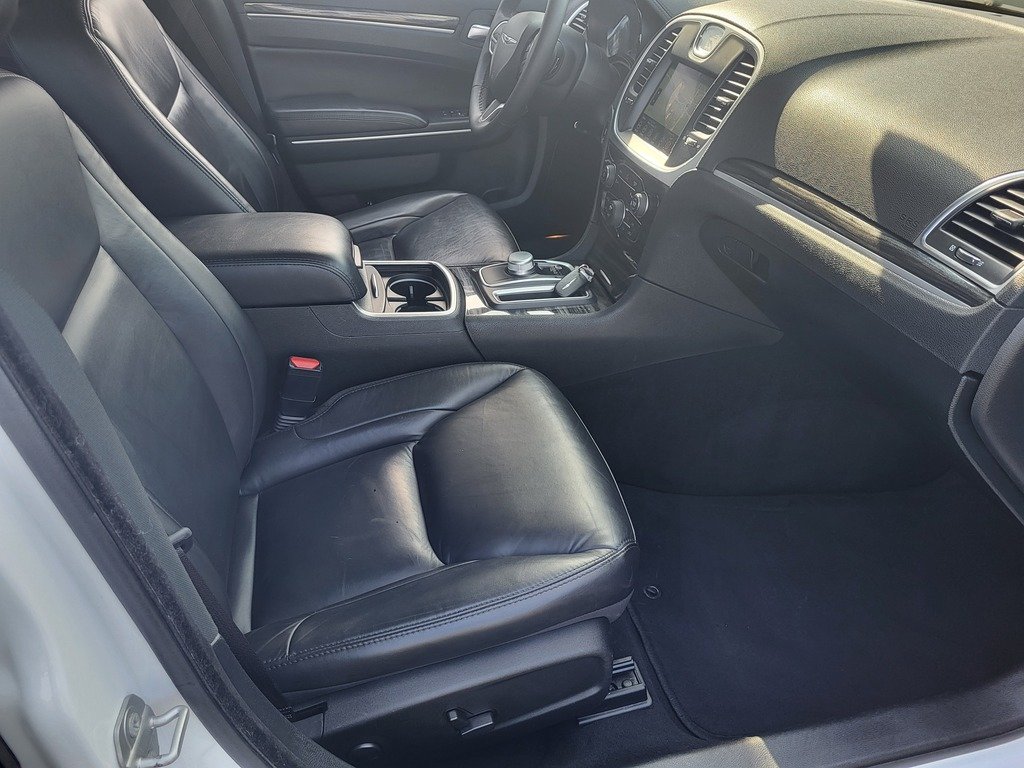 2022 Chrysler 300 TOURING L