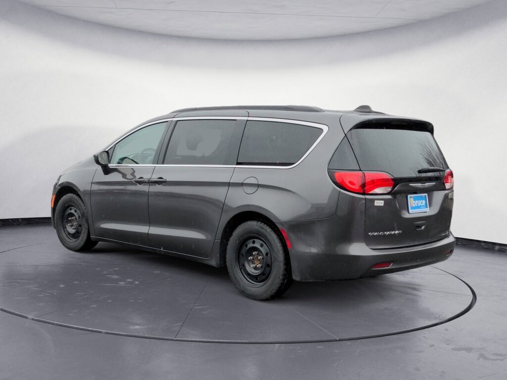 Chrysler Grand Caravan SE 2021