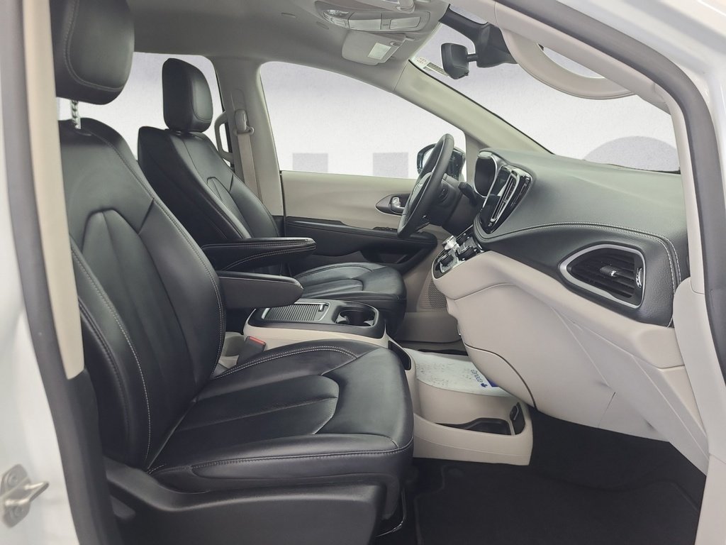 2024 Chrysler Pacifica TOURING-L