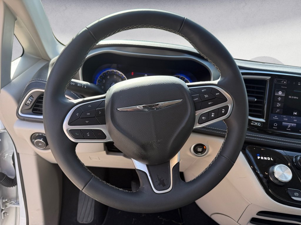 2024 Chrysler Pacifica TOURING-L