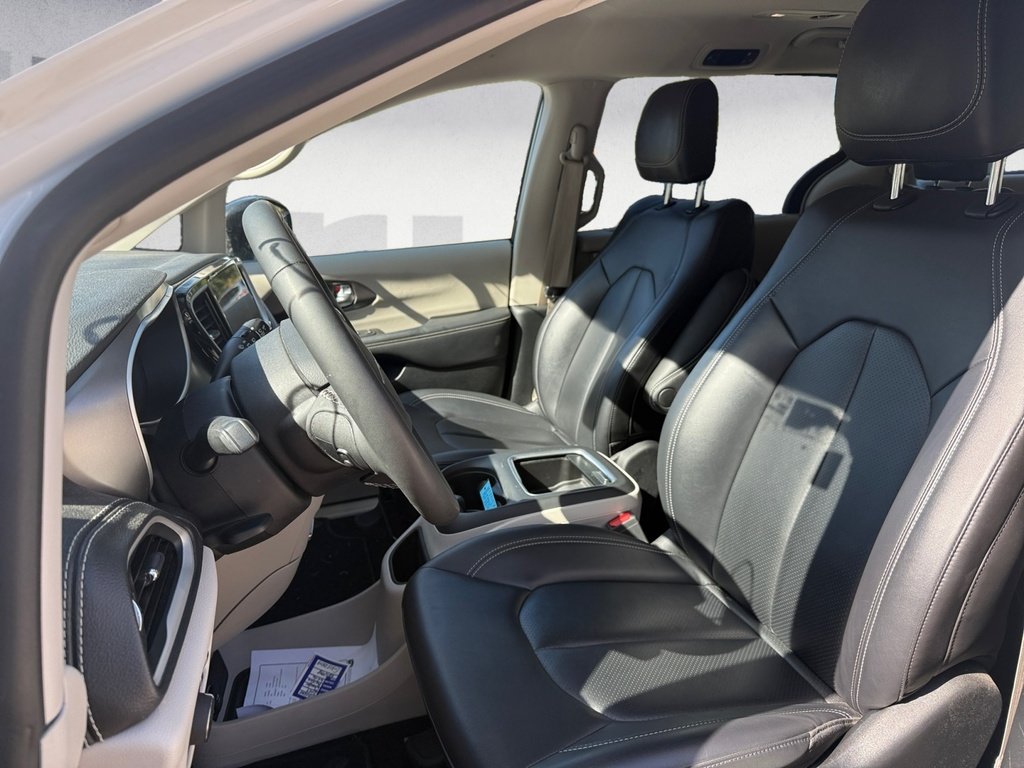 2024 Chrysler Pacifica TOURING-L