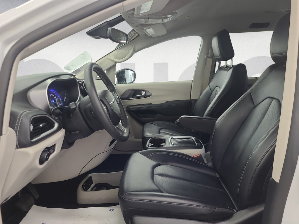 2024 Chrysler Pacifica TOURING-L