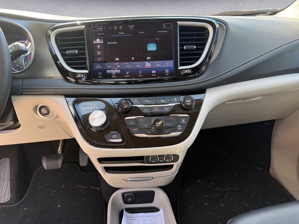 2024 Chrysler Pacifica TOURING-L