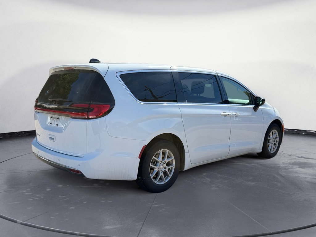 2024 Chrysler Pacifica TOURING-L