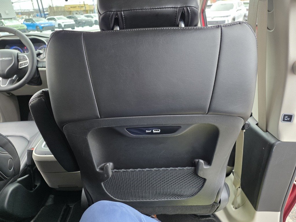 2024 Chrysler Pacifica TOURING-L