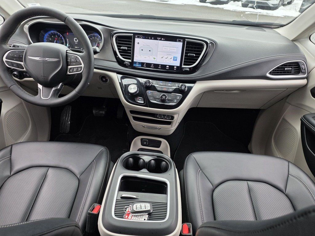 2024 Chrysler Pacifica TOURING-L