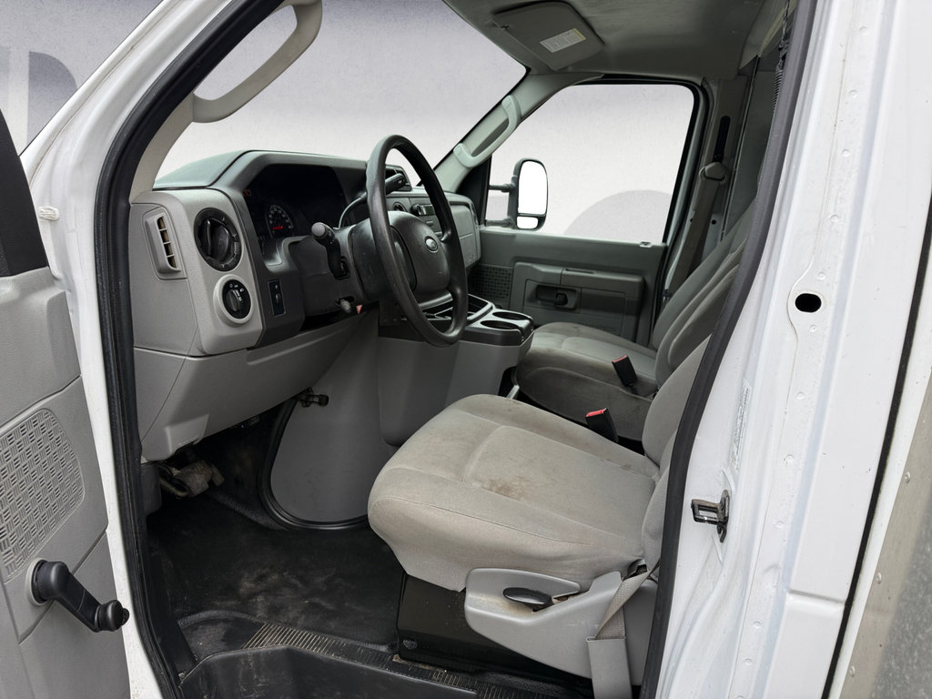 2019 Ford E-Series Cutaway BASE