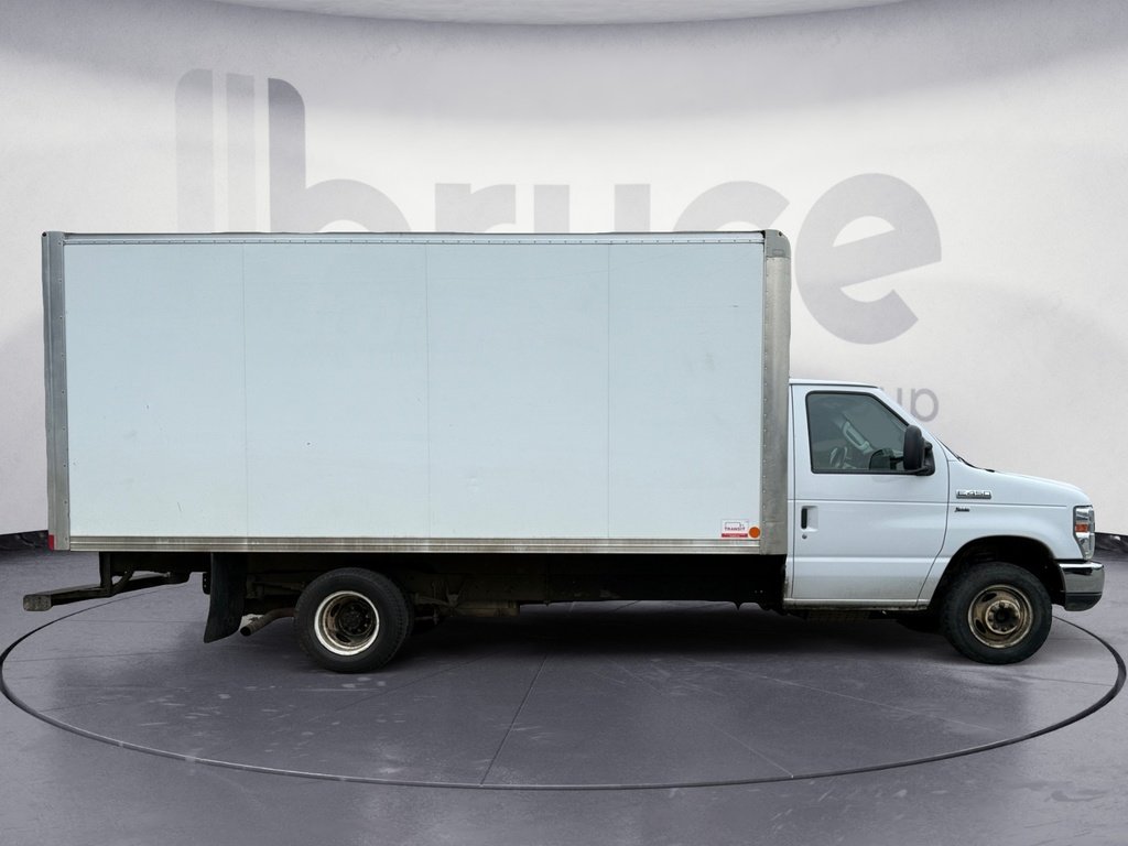 2019 Ford E-Series Cutaway BASE