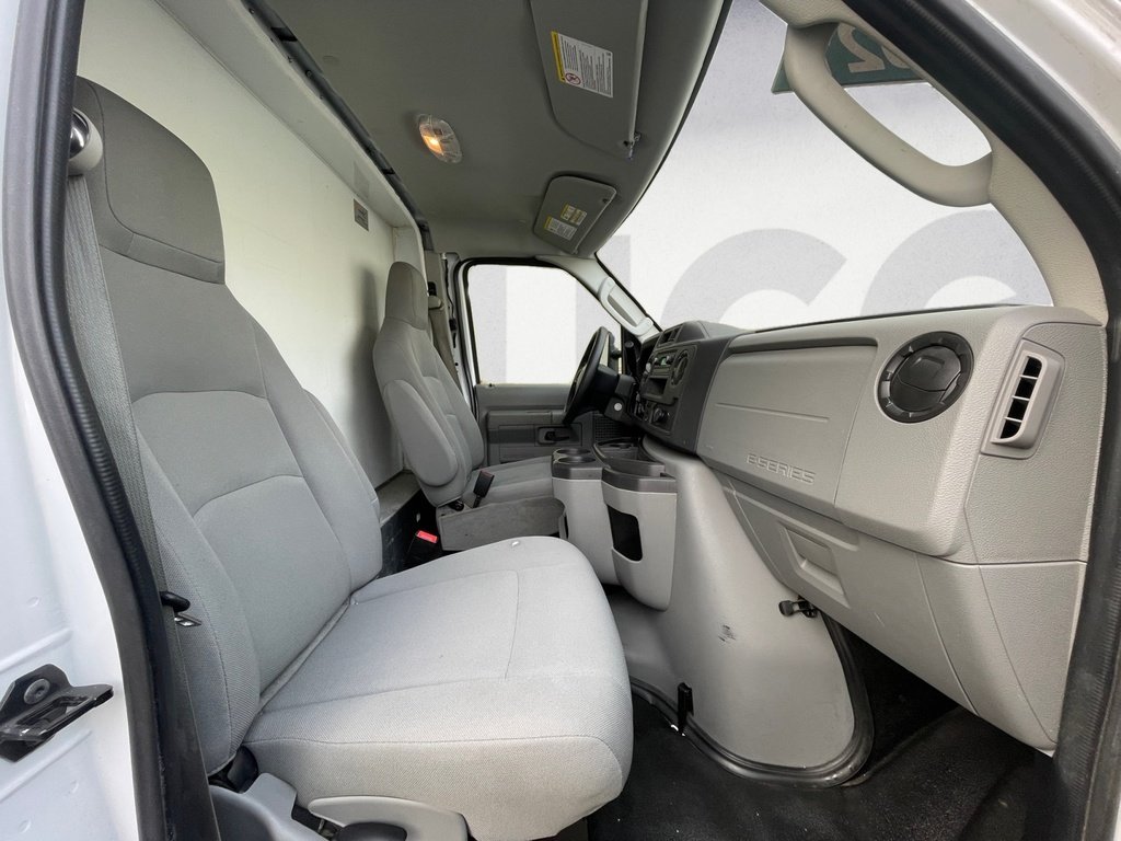 2021 Ford E-Series Cutaway BASE
