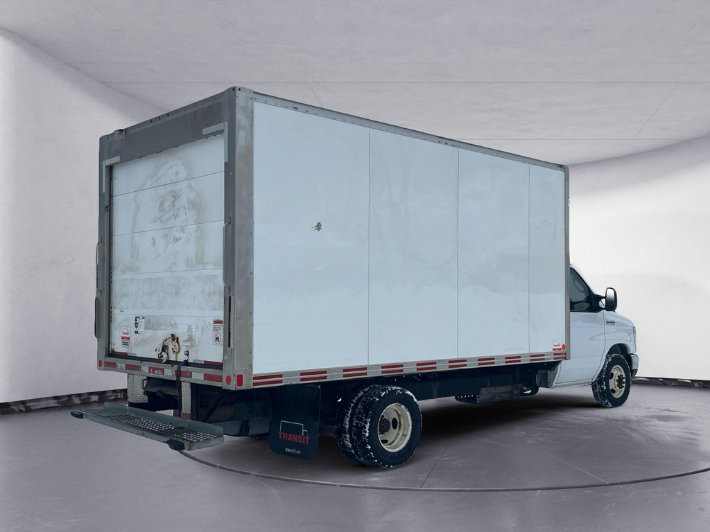 2022 Ford E-Series Cutaway BASE