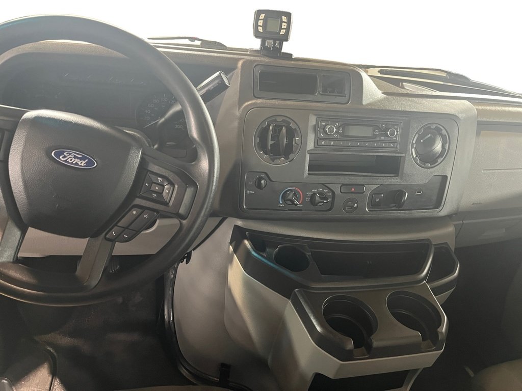 2022 Ford E-Series Cutaway BASE