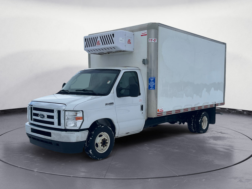 2022 Ford E-Series Cutaway BASE