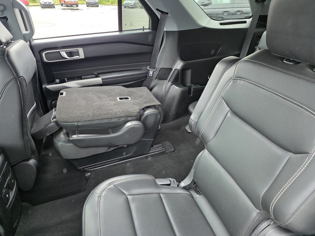Ford Explorer XLT 2024