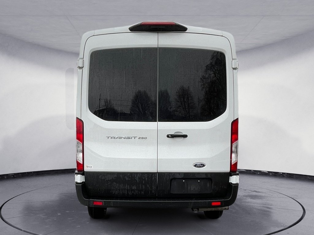 Ford Transit Cargo Van BASE 2021