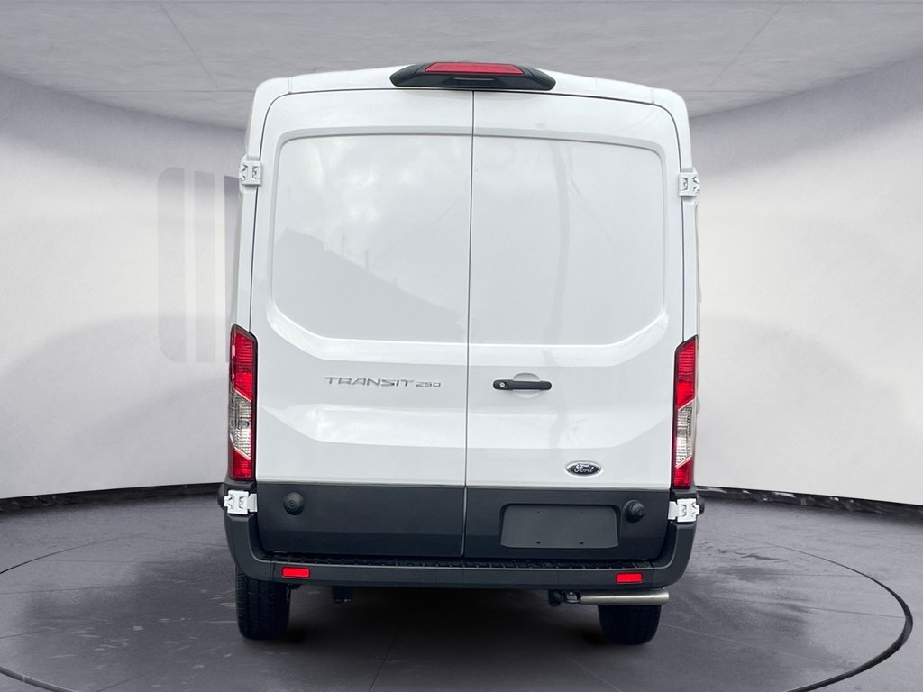 Ford Transit Cargo Van BASE 2024