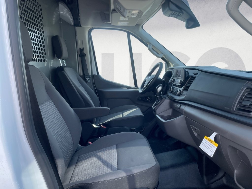 Ford Transit Cargo Van BASE 2024