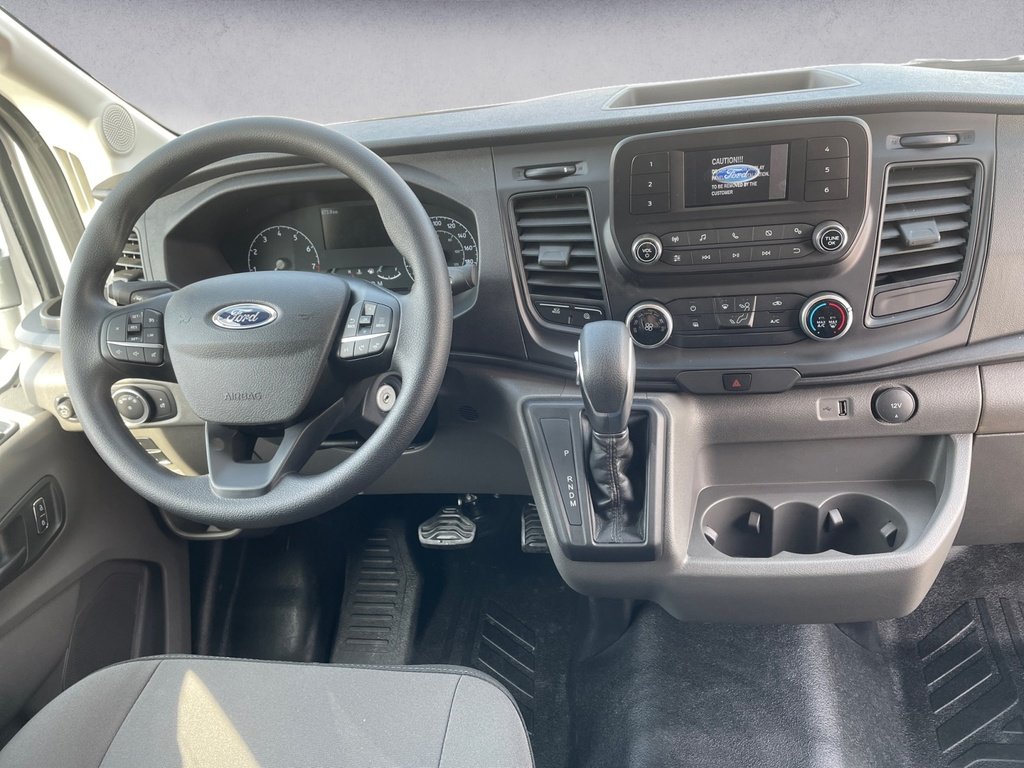 Ford Transit Cargo Van BASE 2024