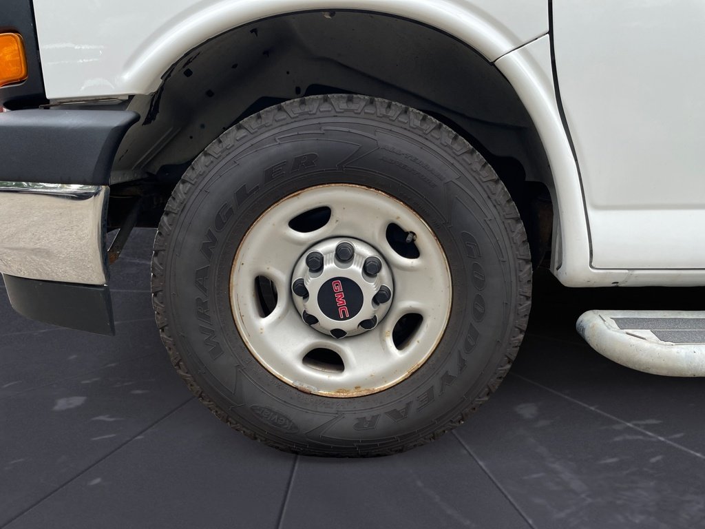 2020 GMC Savana Cargo Van BASE