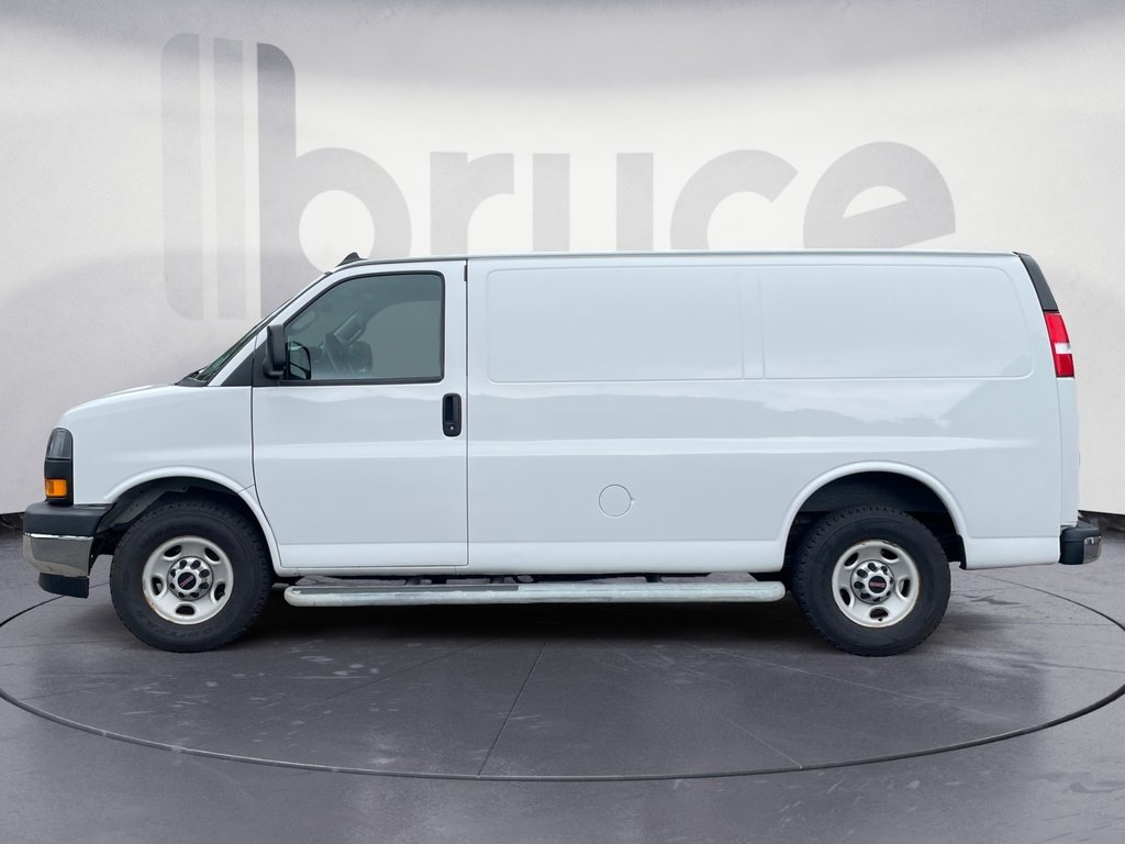 GMC Savana Cargo Van BASE 2020