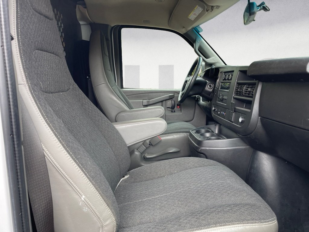 2020 GMC Savana Cargo Van BASE