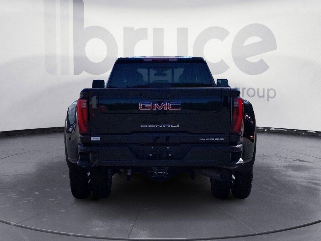 2024 GMC Sierra DENALI 4WD CREW CAB