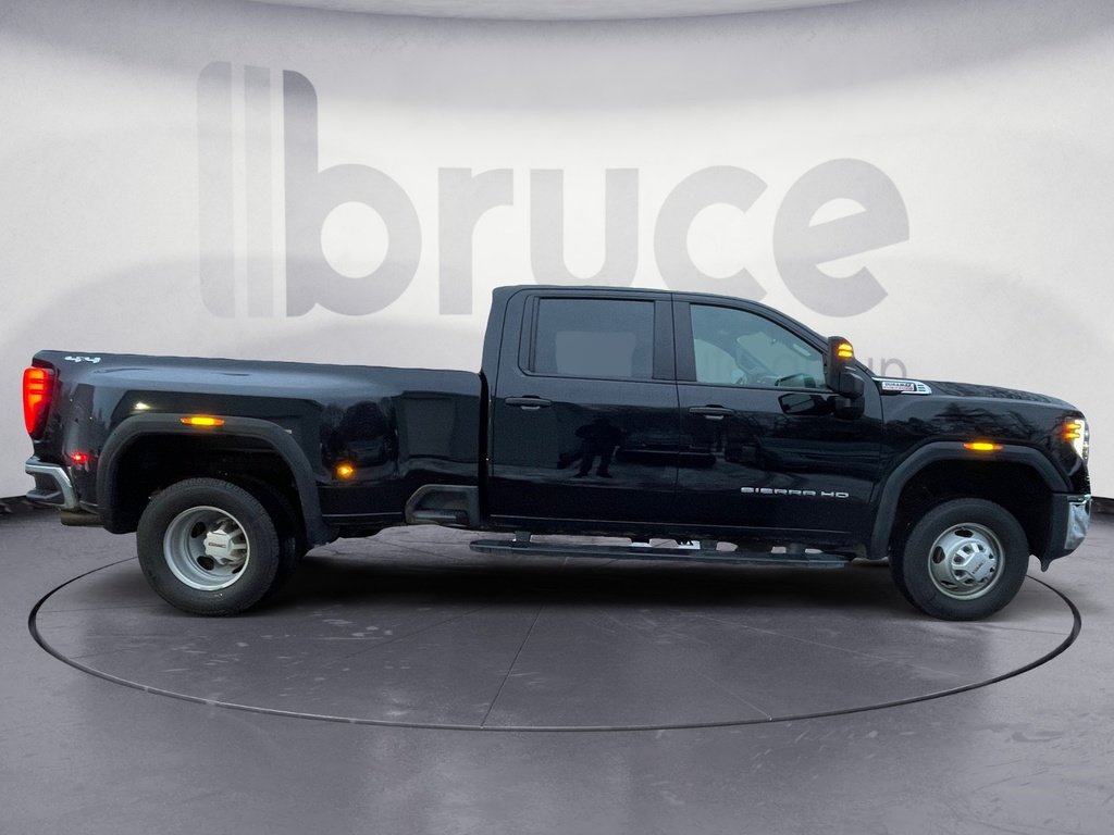 2024 GMC Sierra 3500 4WD CREW CAB PRO