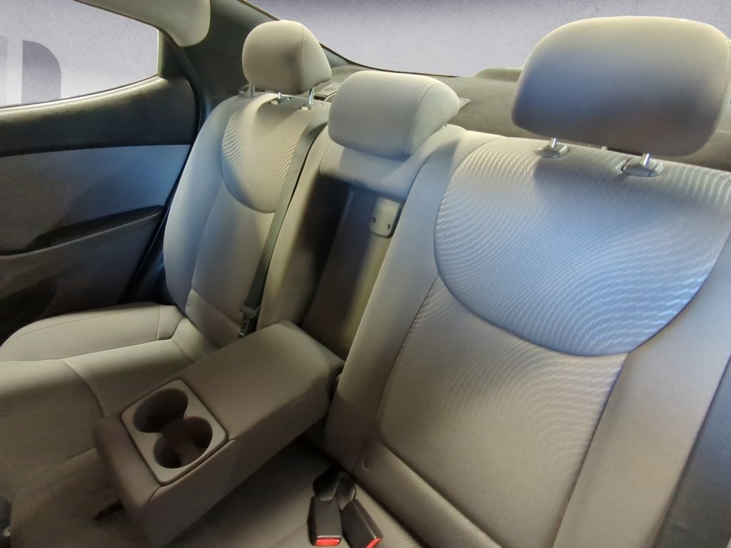 Hyundai Elantra L 2016