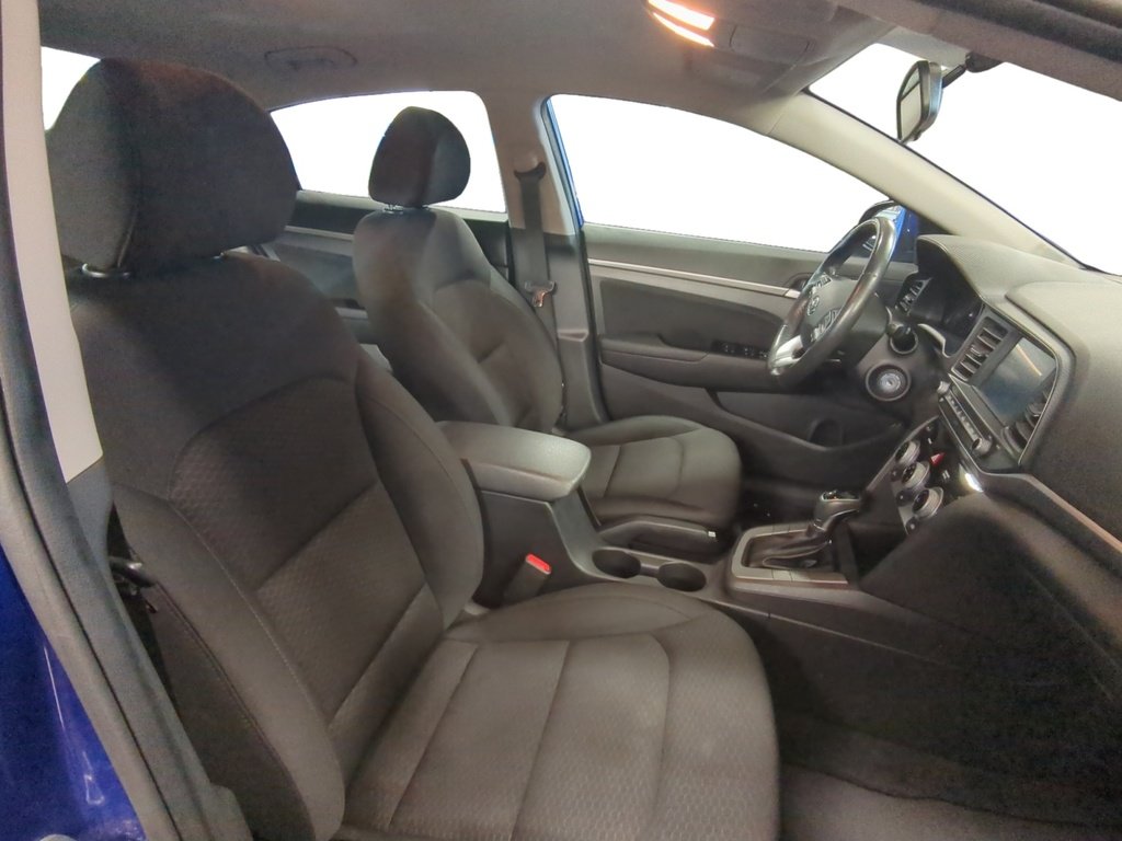 2020 Hyundai Elantra PREFERRED- SUNROOF!