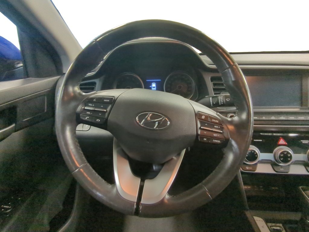 2020 Hyundai Elantra PREFERRED- SUNROOF!