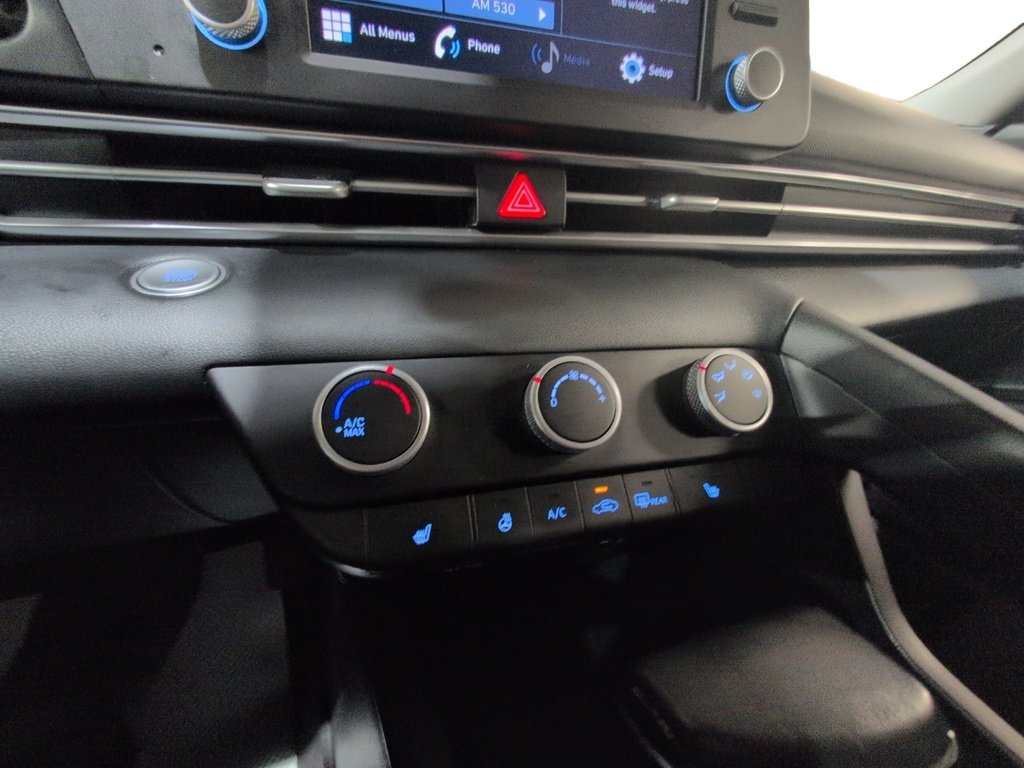 2022 Hyundai Elantra BASE